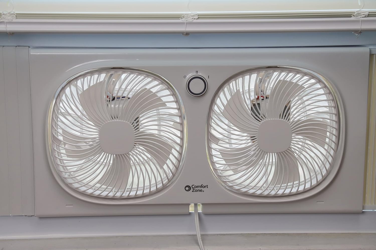Comfort Zone 9-Inch Twin Window Fan with 2-Speed Independent 180° Rotating Fan Heads, Auto-Locking Expanders & Removable Bug Screen, Reversible Exhaust Fan for Bedroom or Home - Image 5